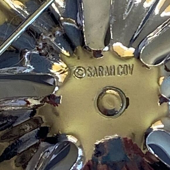 Sarah Coventry Vintage 1980s Enamel Flower Brooch White Silver Gala FancyGrandma - Picture 5 of 5